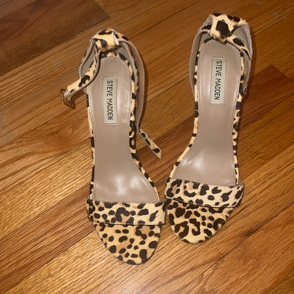 Steve Madden Leopard Heels

Worn a few times